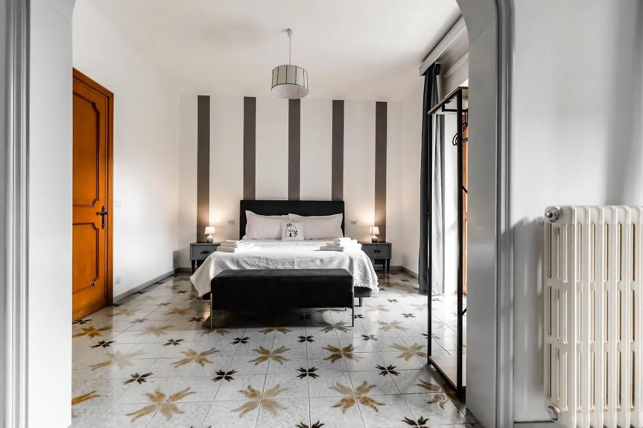 2 Santi - Suite And Rooms Lecce 0*,  İtalya