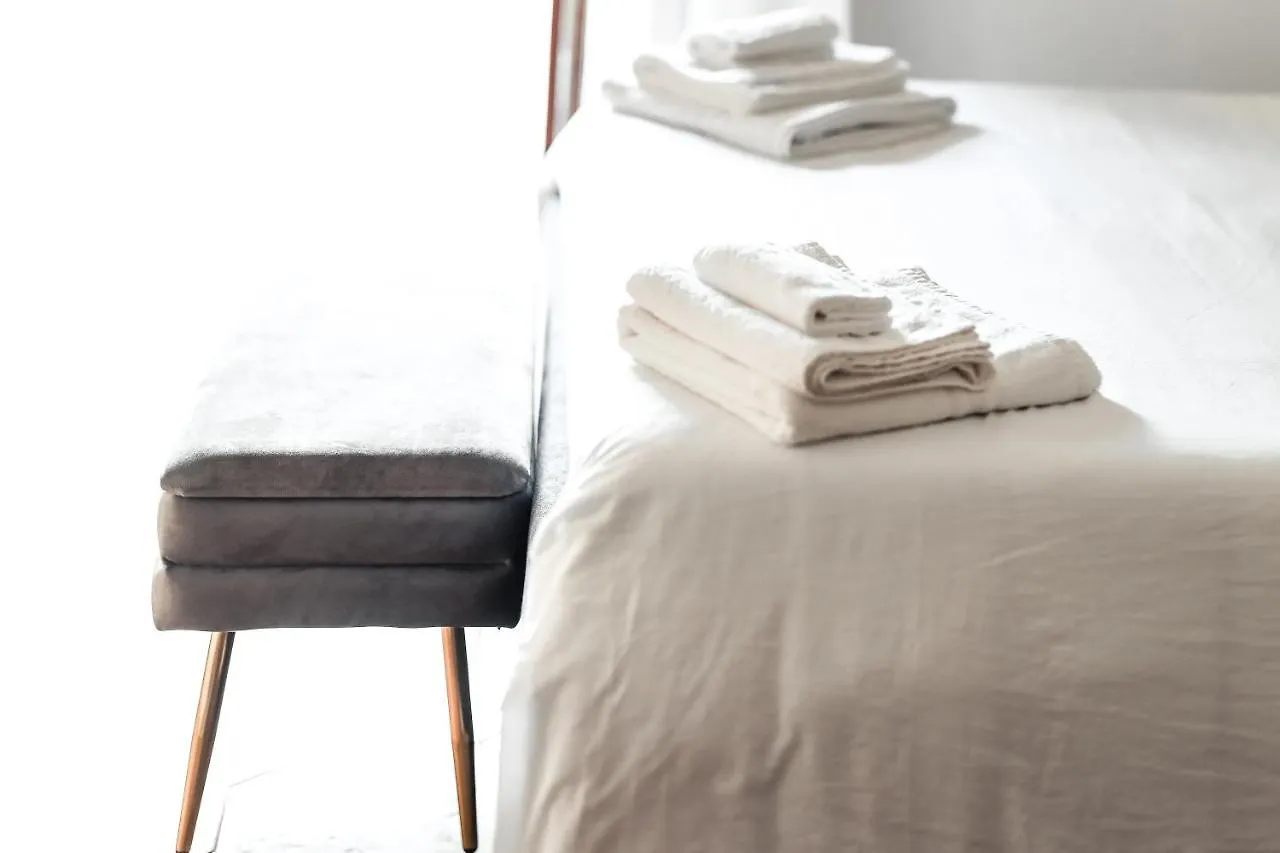 2 Santi - Suite And Rooms Lecce 0*,  İtalya